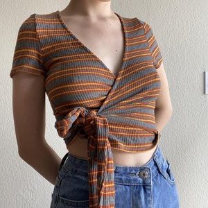 side tie crop top (crosslist on depop)